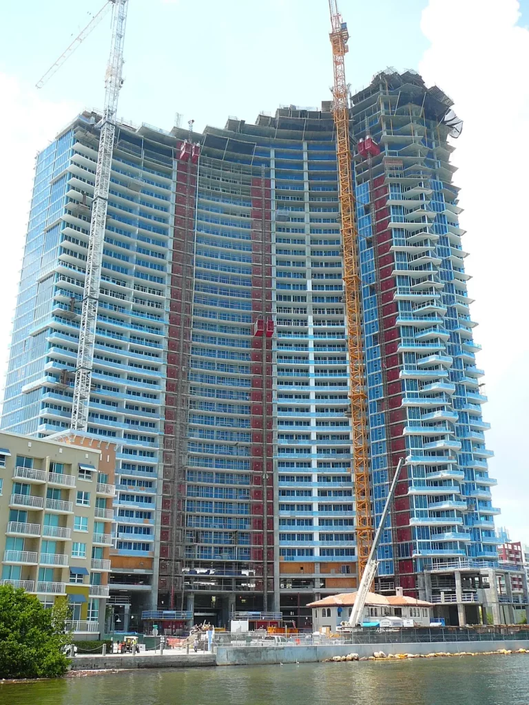 Edgewater vs. Brickell: ¿cuál zona elegir en 2026?
