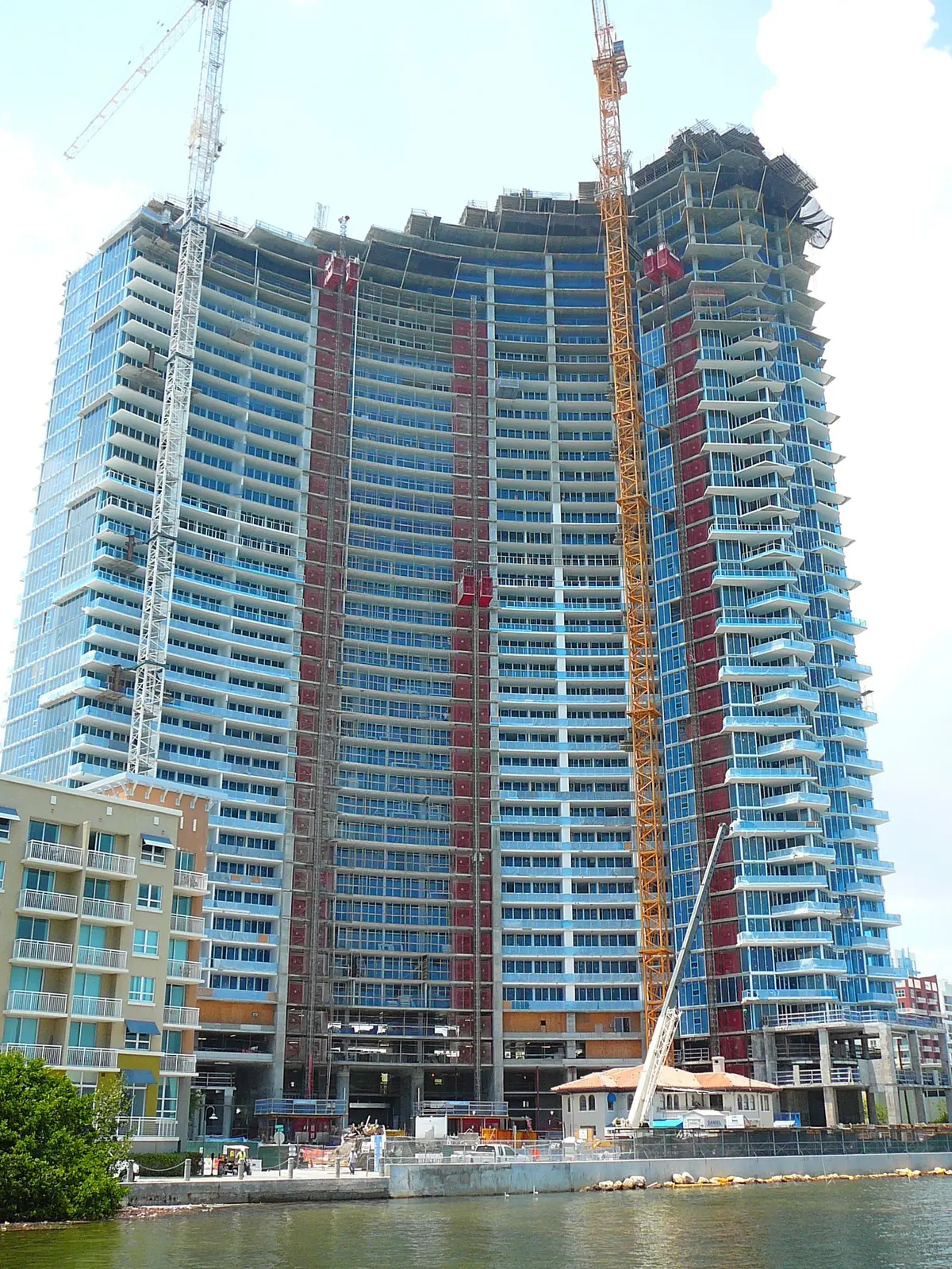 Edgewater vs. Brickell: ¿cuál zona elegir en 2026?
